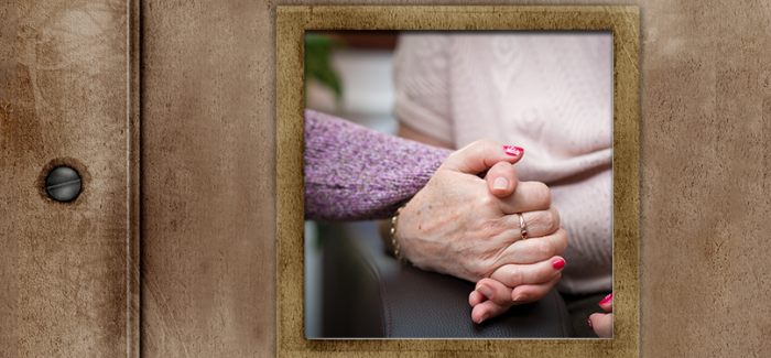 Türkiye Alzheimer Derneği “Bir Dokunuş Yeter” Fotoğraf Albümünü Yayımladı