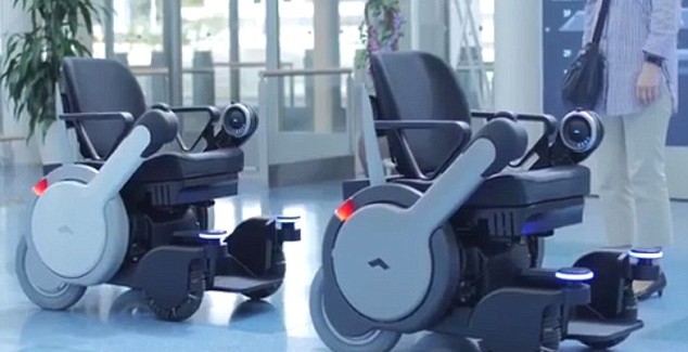 Panasonic’in Sürücüsüz Tekerlekli Sandalyeleri Havalimanında Dolaşmaya Başladı